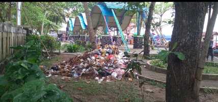 Sampah Menumpuk di Pantai Citepus, Pengunjung Keluhkan Kenyamanan Wisata